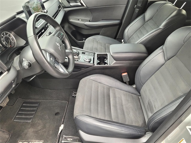 Vehicle image 23 of 40
