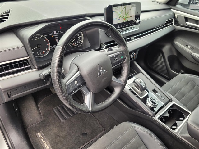 Vehicle image 24 of 40