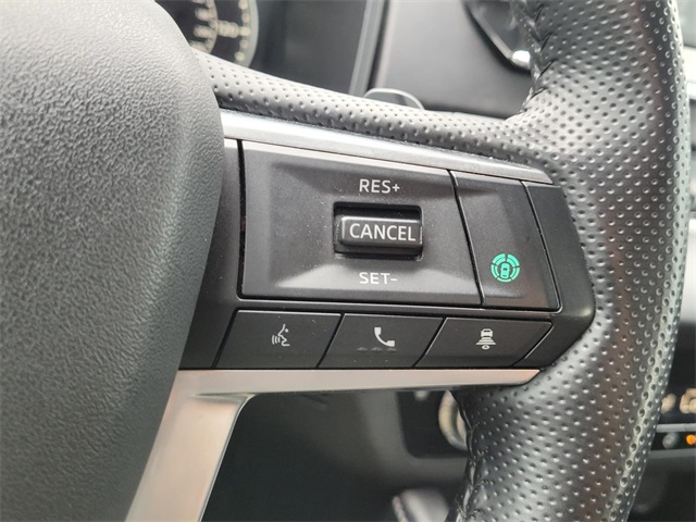 Vehicle image 31 of 40