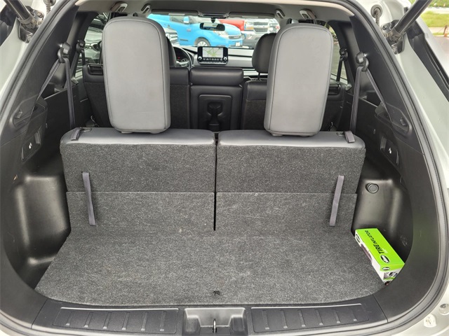 Vehicle image 14 of 40