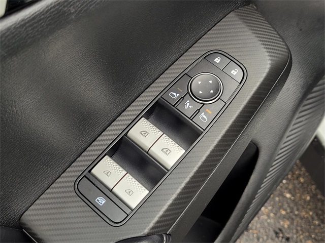Vehicle image 22 of 40