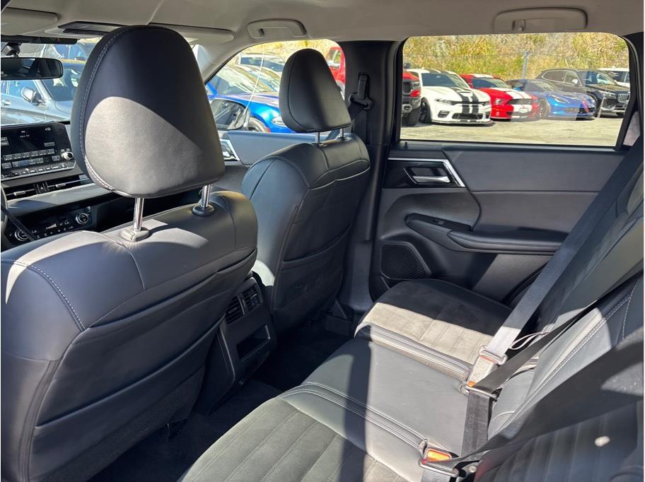 Vehicle image 13 of 30