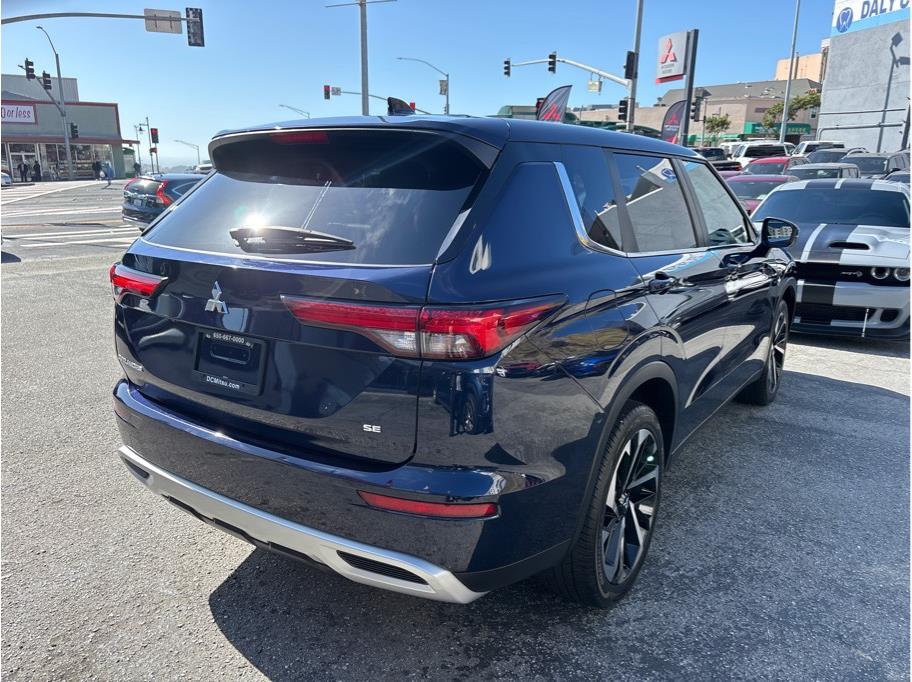 Vehicle image 4 of 30