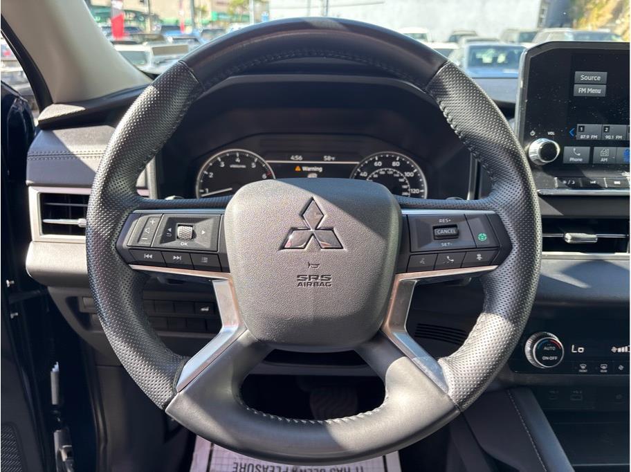Vehicle image 20 of 30