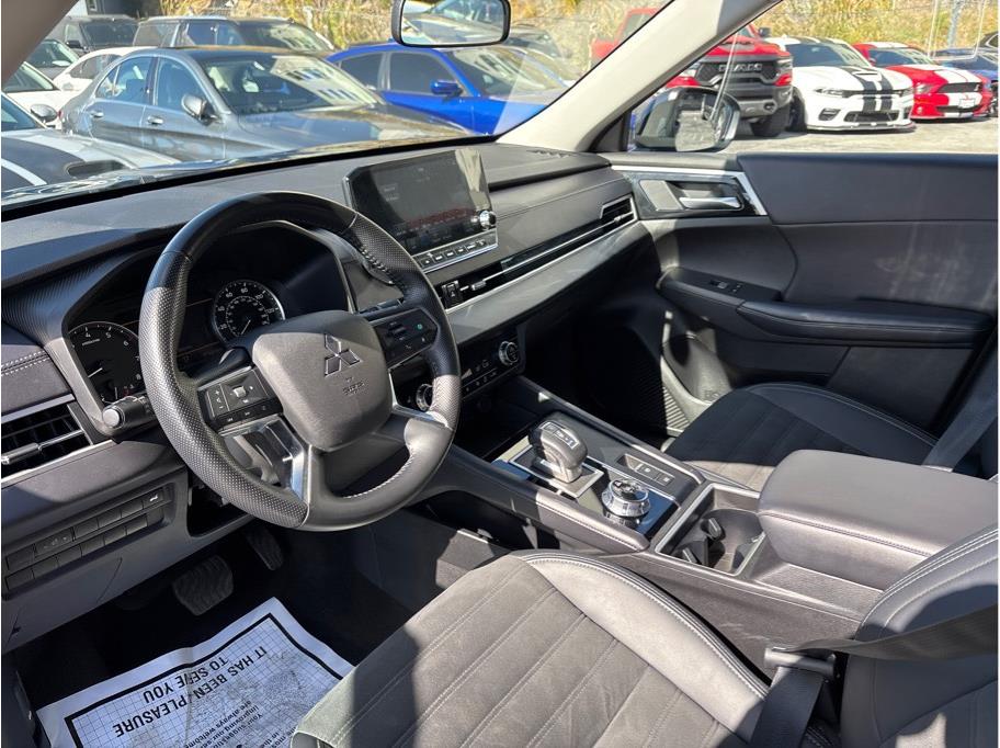 Vehicle image 8 of 30