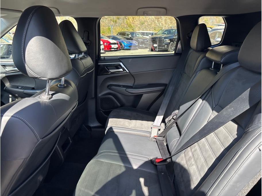 Vehicle image 14 of 30