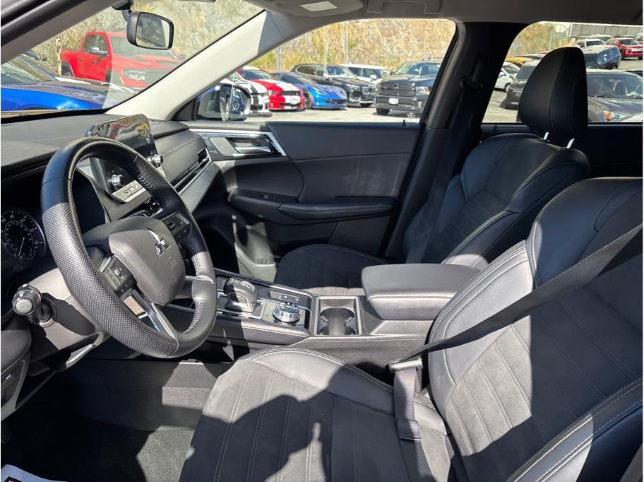 Vehicle image 9 of 30