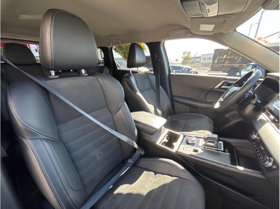Vehicle image 12 of 30