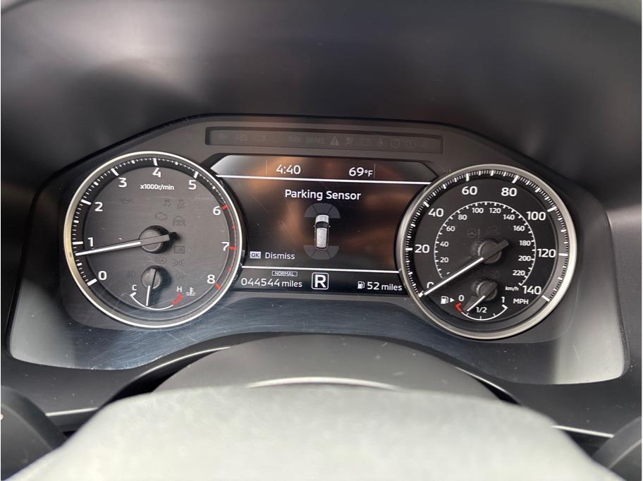 Vehicle image 21 of 32