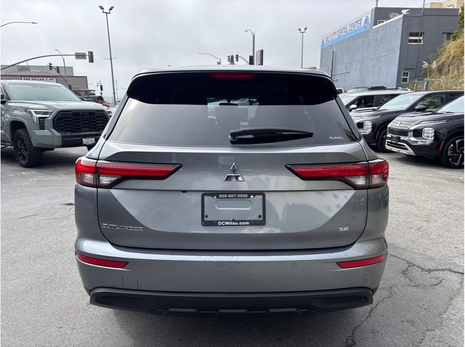 Vehicle image 6 of 32