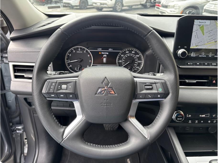 Vehicle image 19 of 32