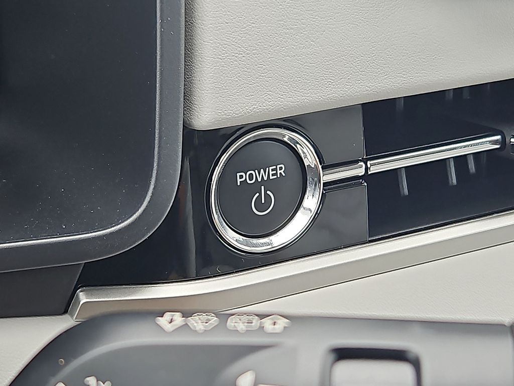 Vehicle image 17 of 17