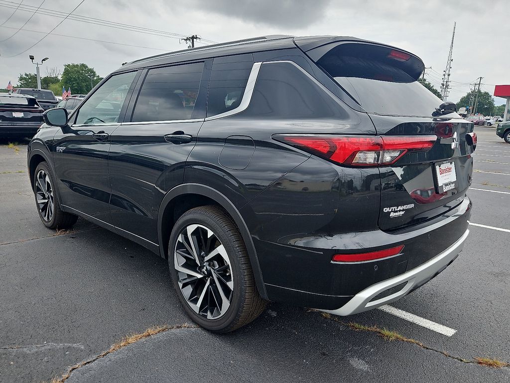 Vehicle image 4 of 17