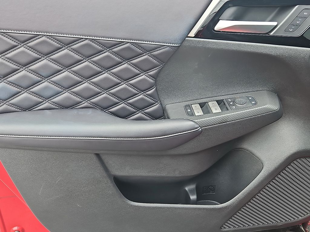 Vehicle image 12 of 18