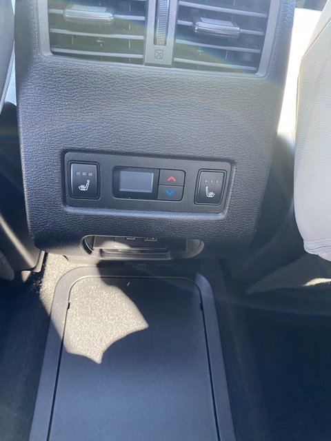 Vehicle image 11 of 34