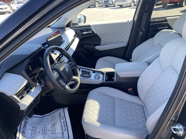 Vehicle image 13 of 34