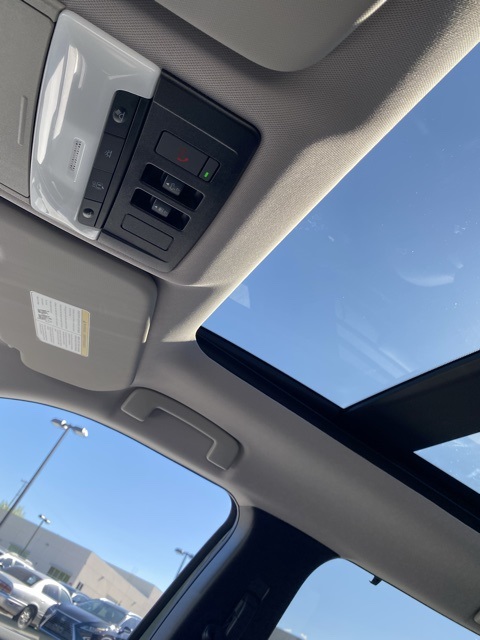 Vehicle image 33 of 34