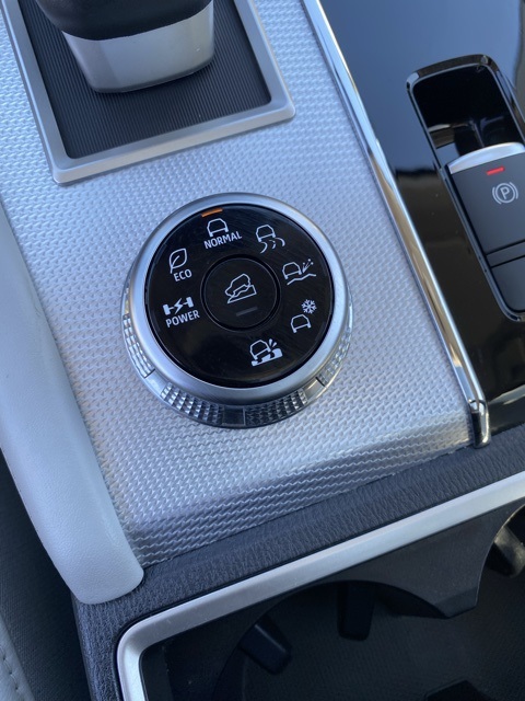 Vehicle image 25 of 34
