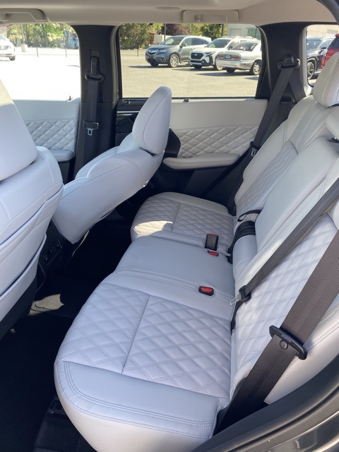 Vehicle image 12 of 34