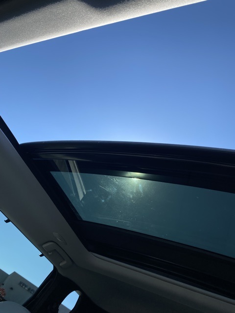 Vehicle image 31 of 34