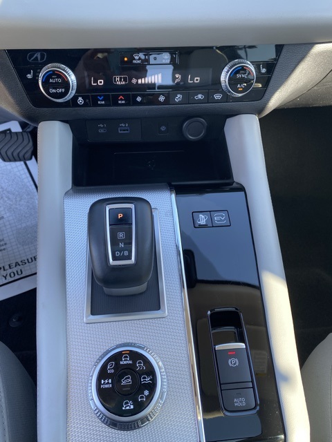Vehicle image 21 of 34