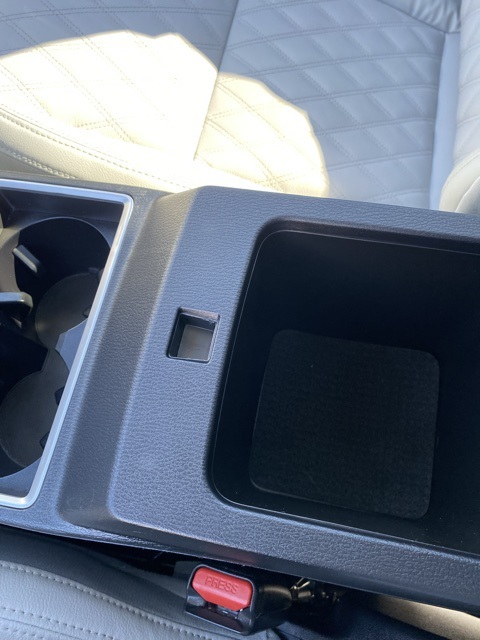 Vehicle image 20 of 34