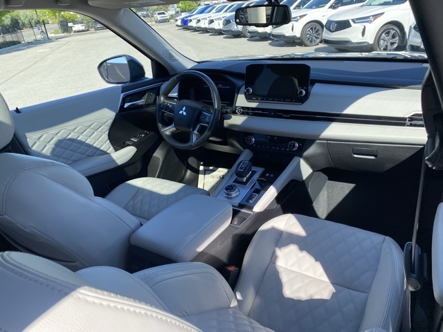 Vehicle image 19 of 34