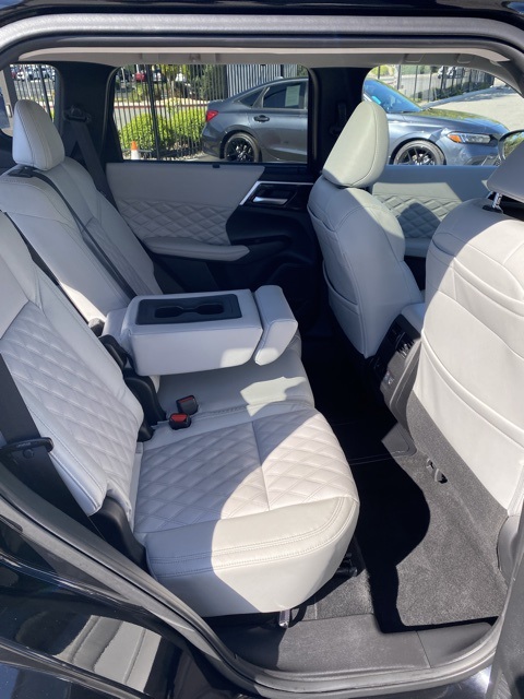 Vehicle image 18 of 31
