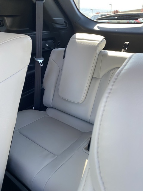 Vehicle image 13 of 31