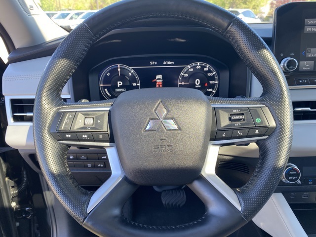 Vehicle image 22 of 31