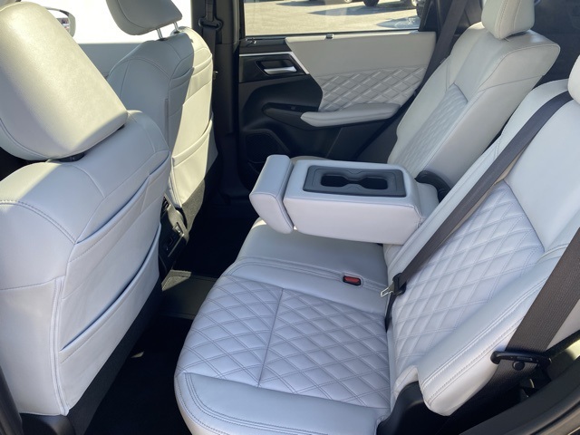 Vehicle image 15 of 31