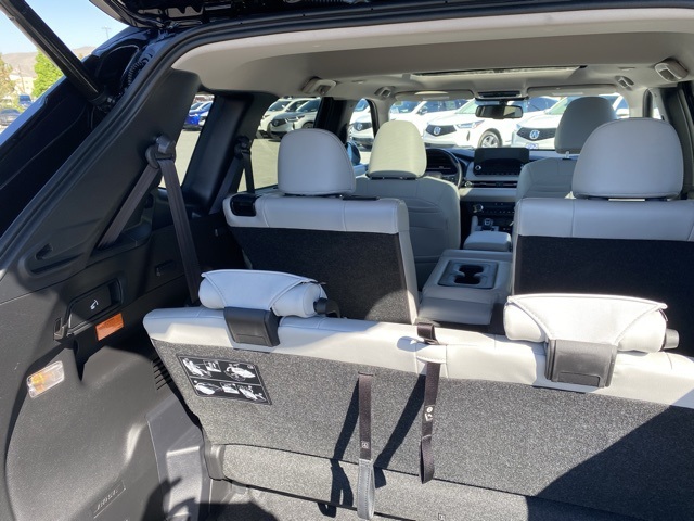Vehicle image 21 of 31