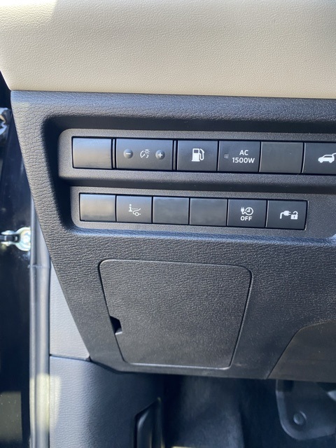 Vehicle image 27 of 31