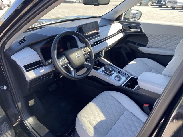 Vehicle image 10 of 31