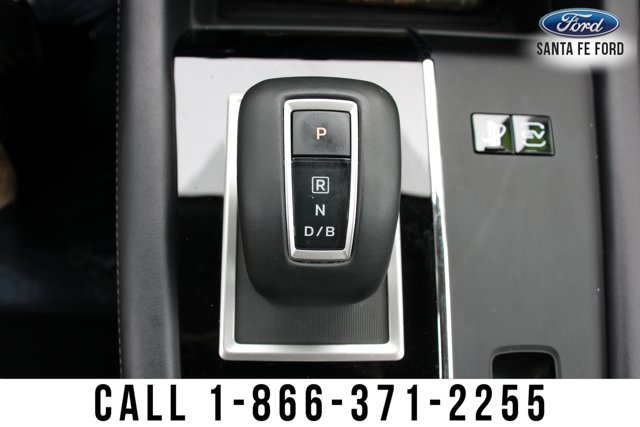 Vehicle image 32 of 52