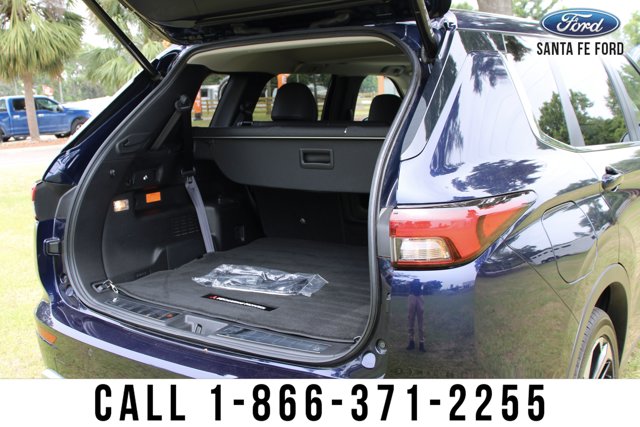 Vehicle image 43 of 52
