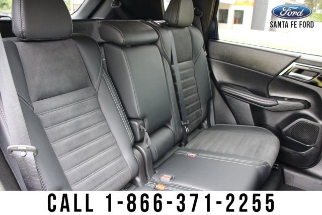 Vehicle image 46 of 52