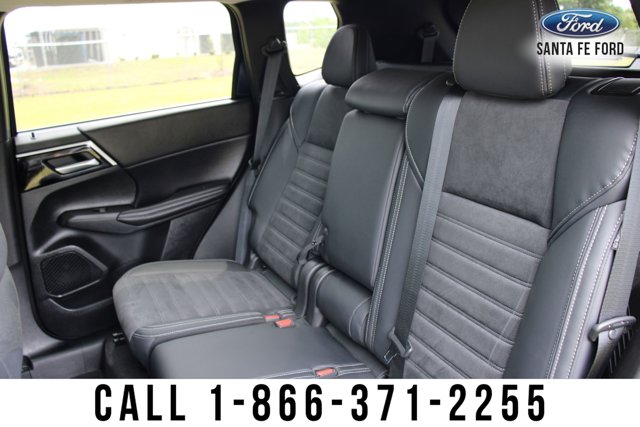 Vehicle image 40 of 52