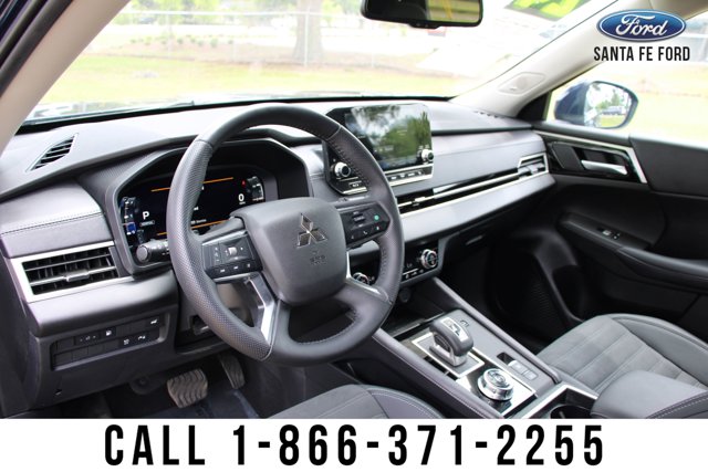 Vehicle image 19 of 52