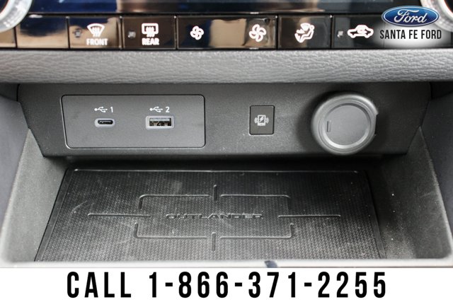 Vehicle image 33 of 52