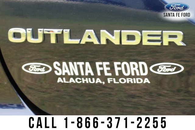 Vehicle image 15 of 52