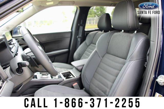 Vehicle image 21 of 52