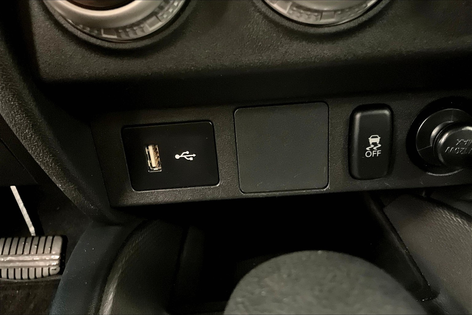 2024 Mitsubishi Outlander Sport Image 33 of 36