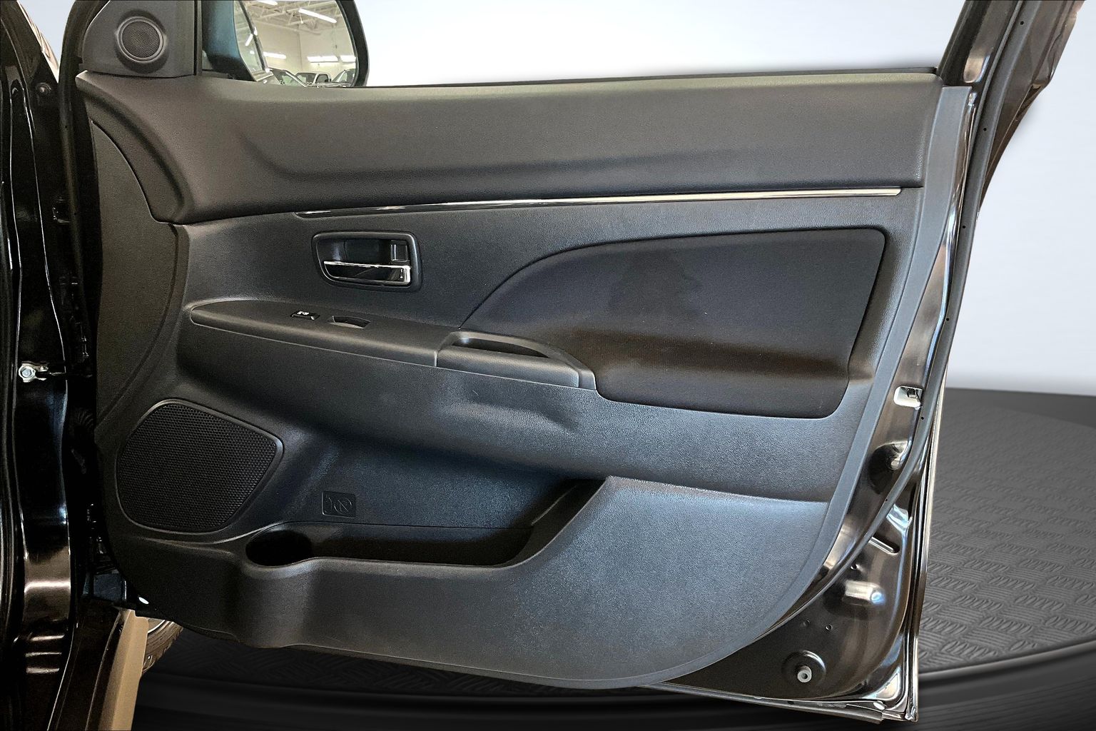 2024 Mitsubishi Outlander Sport Image 32 of 36