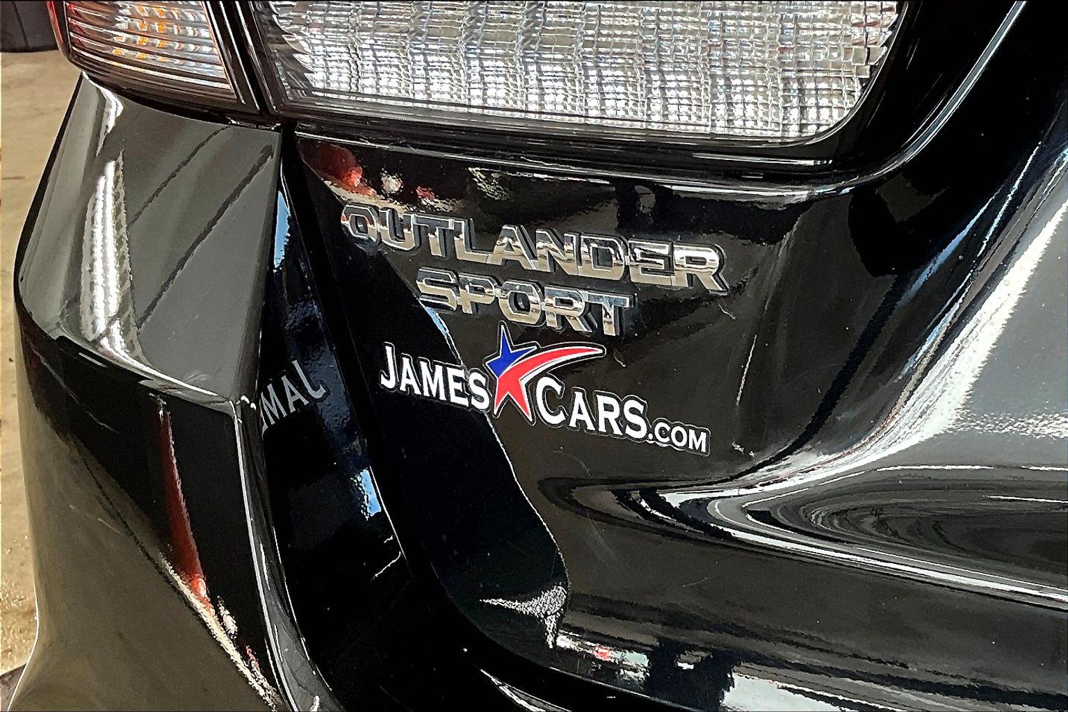 2024 Mitsubishi Outlander Sport Image 21 of 36