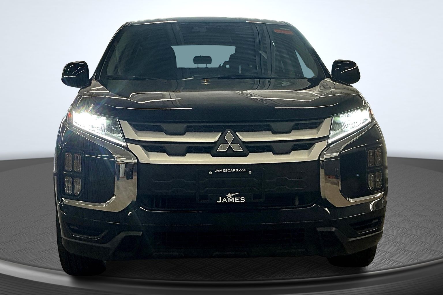 2024 Mitsubishi Outlander Sport Image 2 of 36