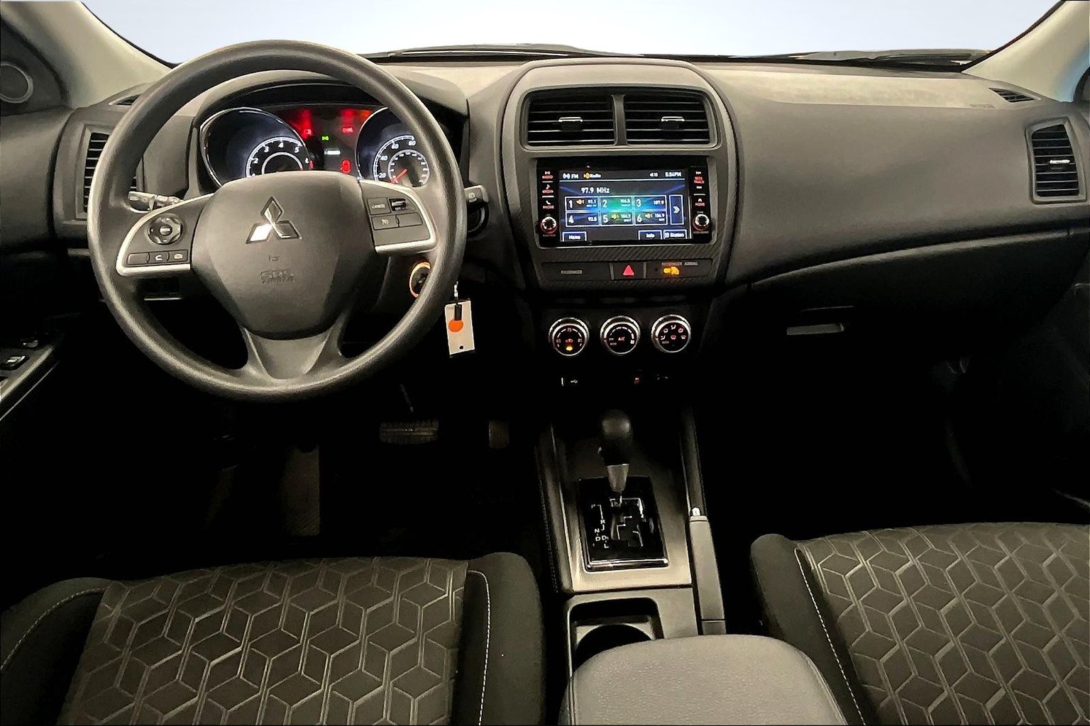 2024 Mitsubishi Outlander Sport Image 16 of 36