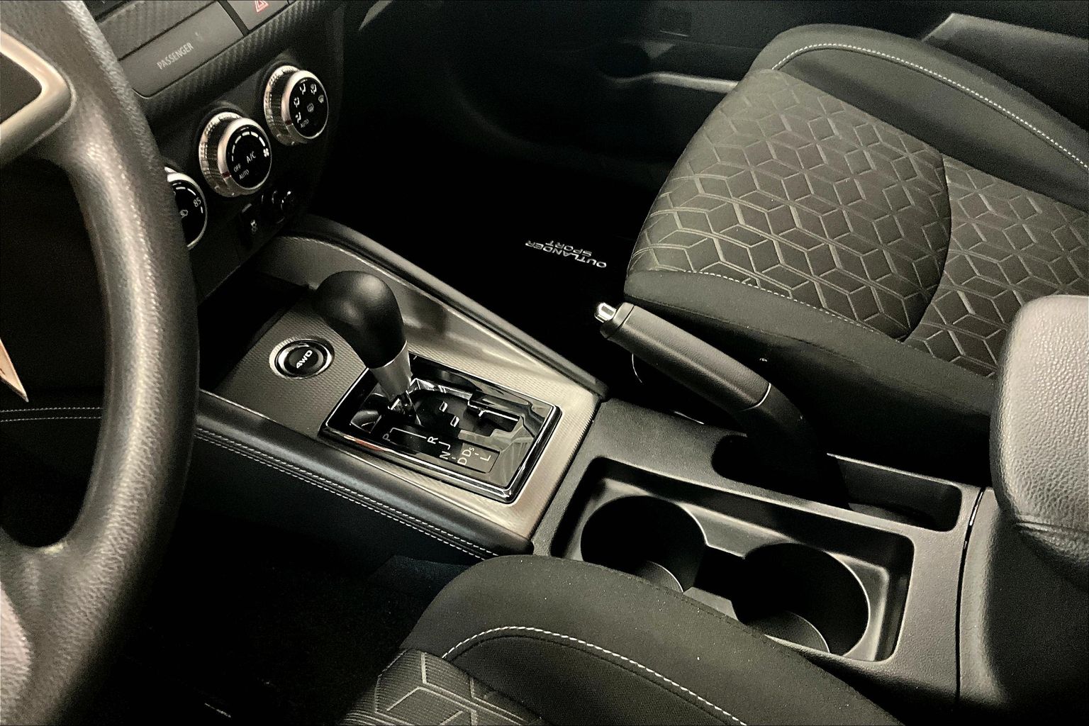 2024 Mitsubishi Outlander Sport Image 24 of 36