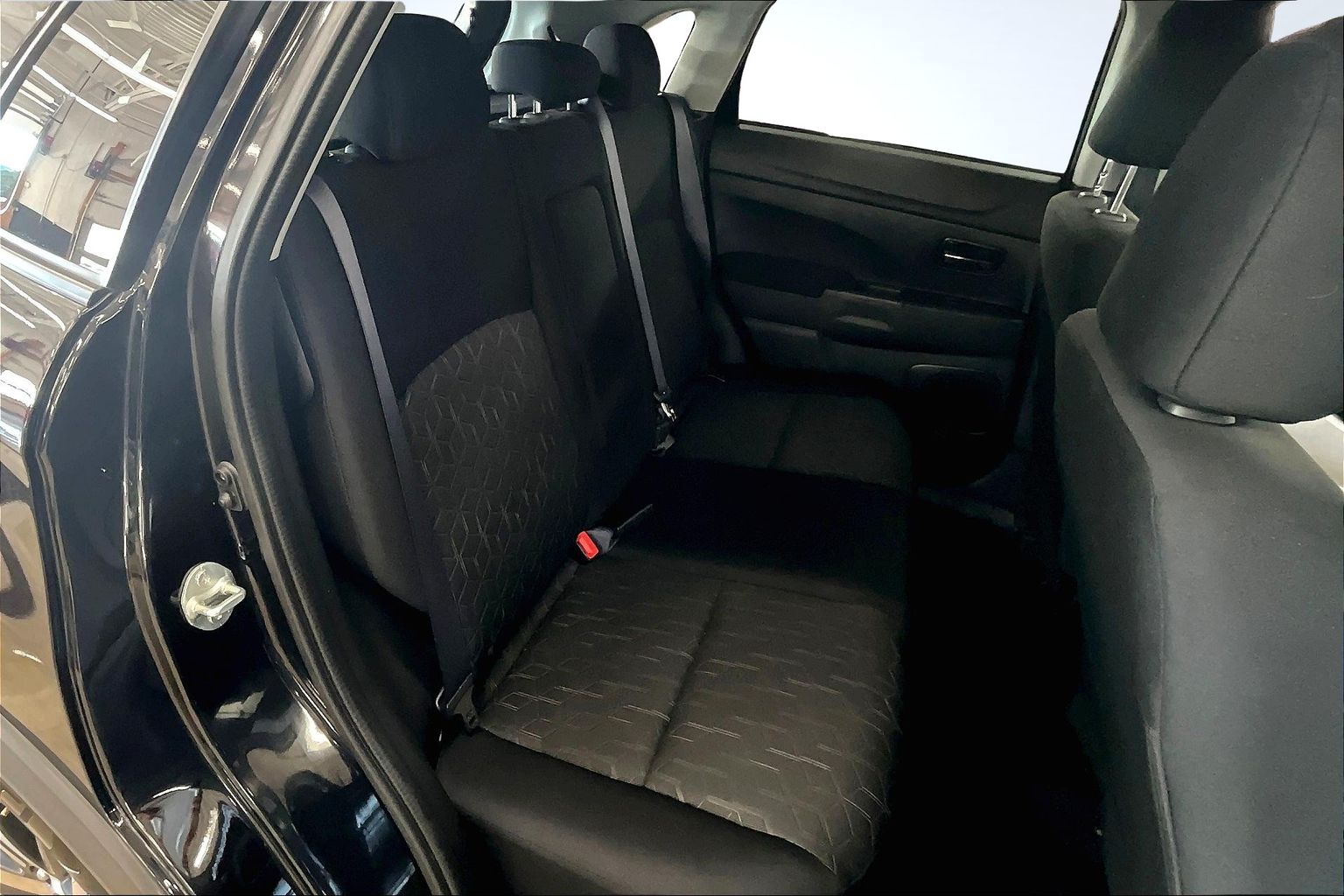 2024 Mitsubishi Outlander Sport Image 11 of 36