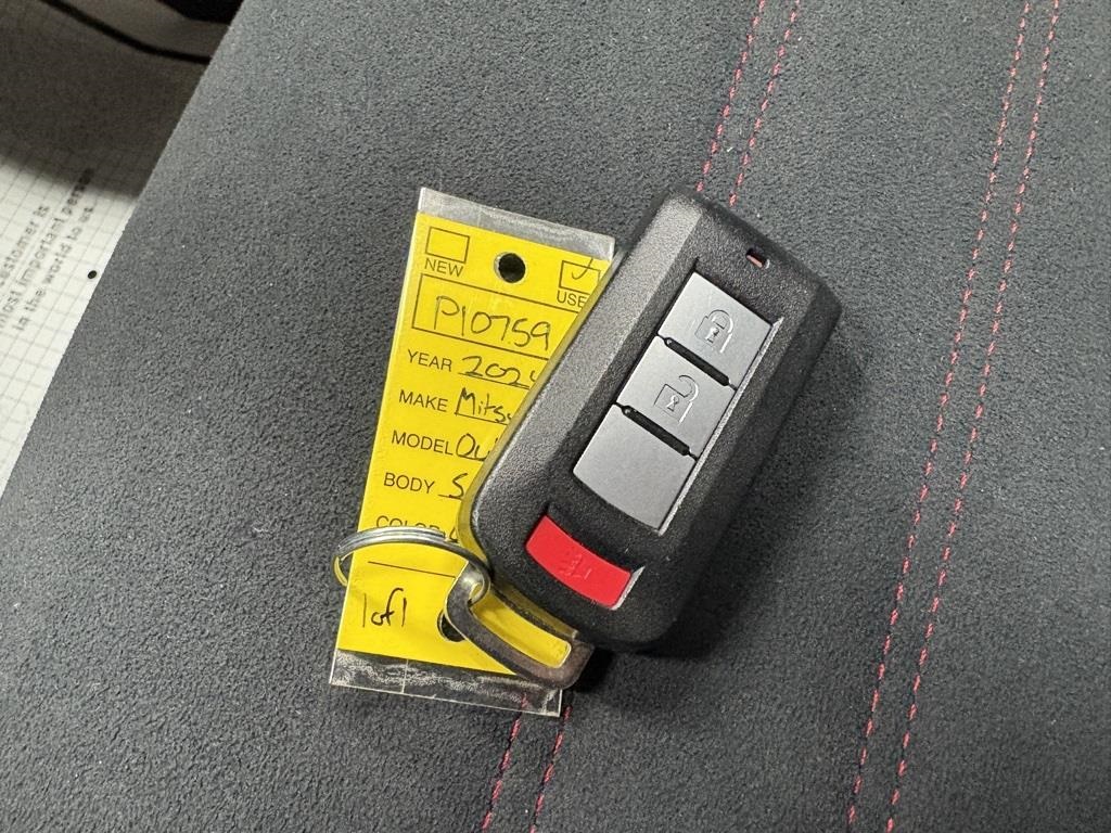 Vehicle image 28 of 42